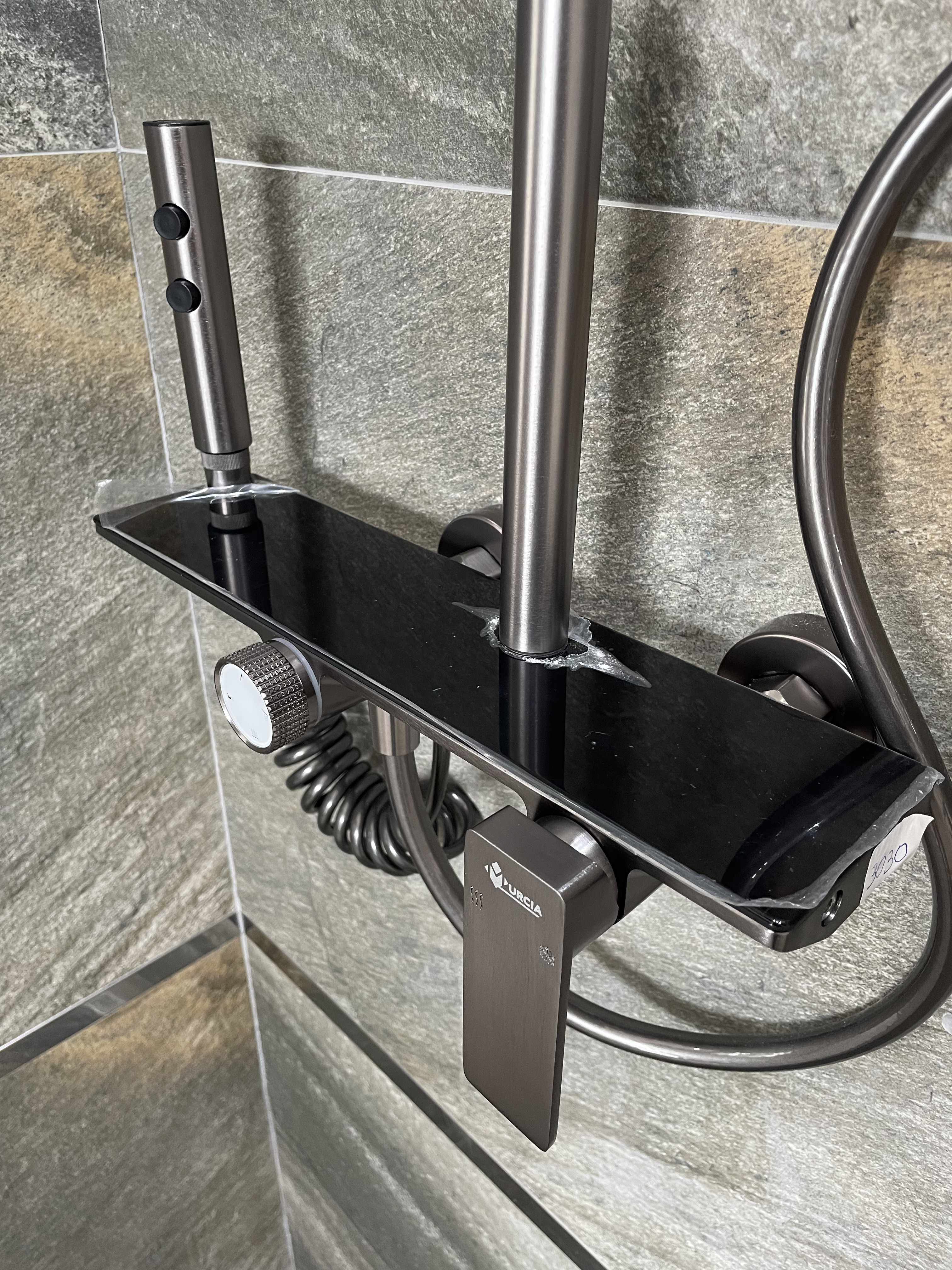 Columna Grifería Monocomando de Ducha Con Duchador Cromo Negro – Cod 3030