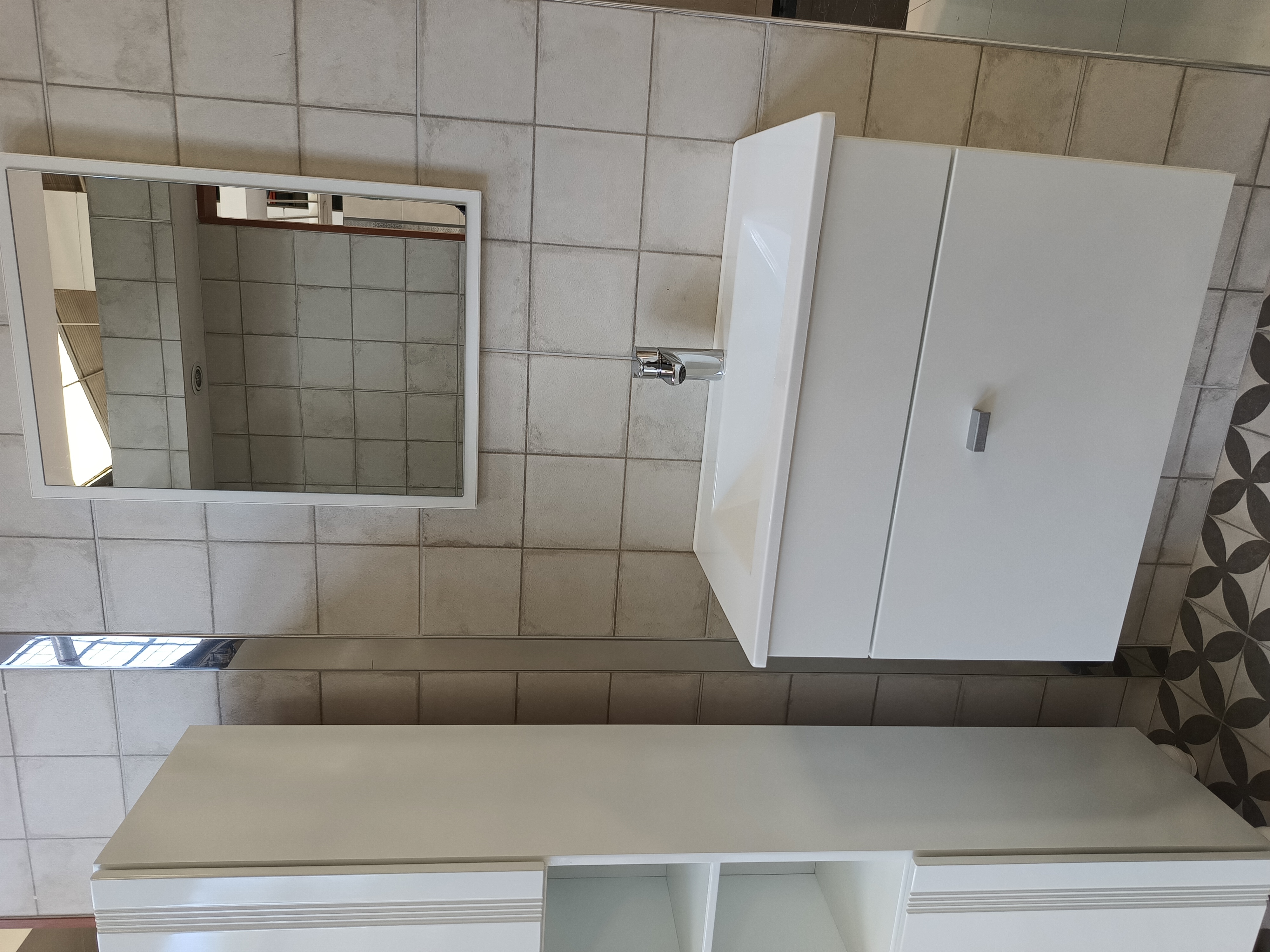 Vanitory Con Bacha Monocomando Para Colgar FI Lanin Blanco 60 cm