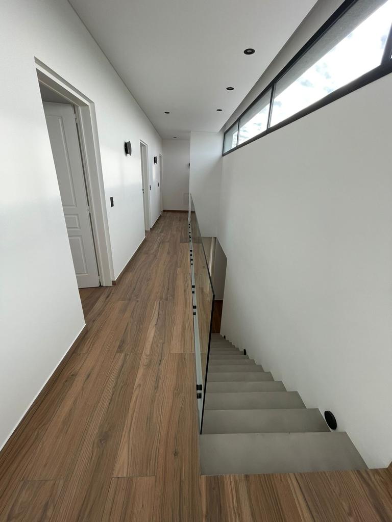 Porcelanato SPL 22x160 CHALTEN caoba Símil madera