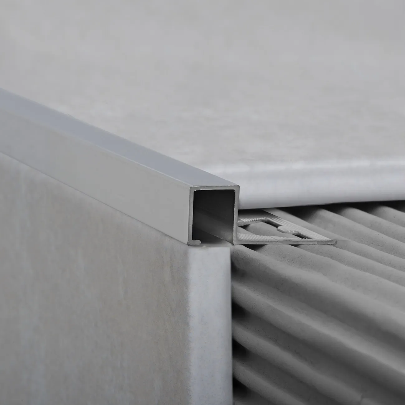 guardacanto quadra atrim cromo mate 12mm - 3463